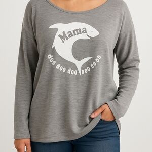 M7) Simply Southern “Mama Shark Doo Doo” Heather-Gray Graphic Pullover Wo…